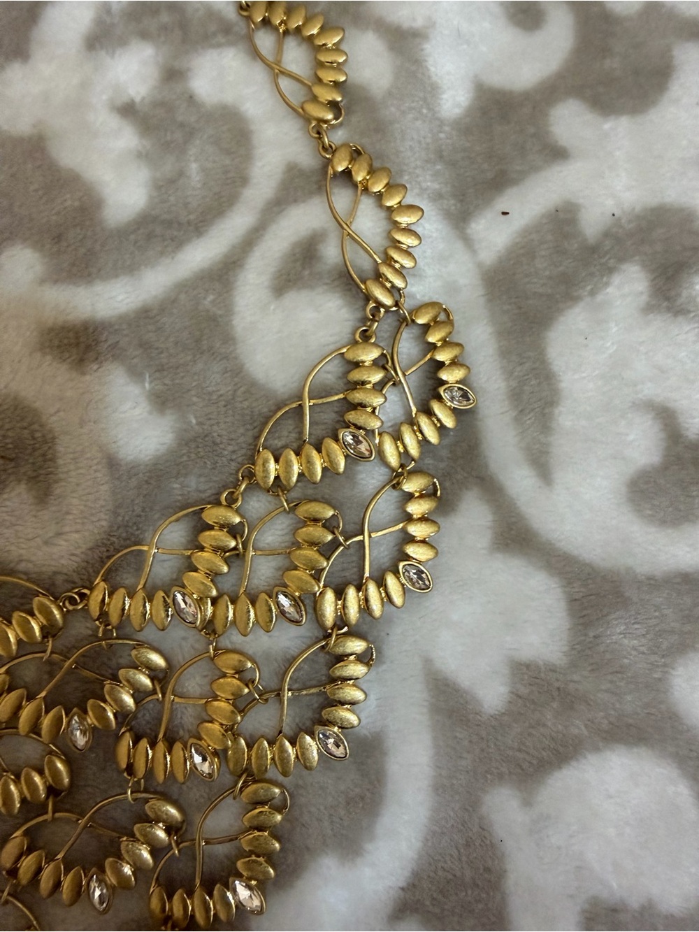 Carolee Gold Tone Leaves Bib Necklace Statement Textured Leaf Crystals Heavy 87g - Picture 11 of 16